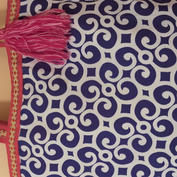 Buckhead Betties Large Tote - Picture 2 of 15